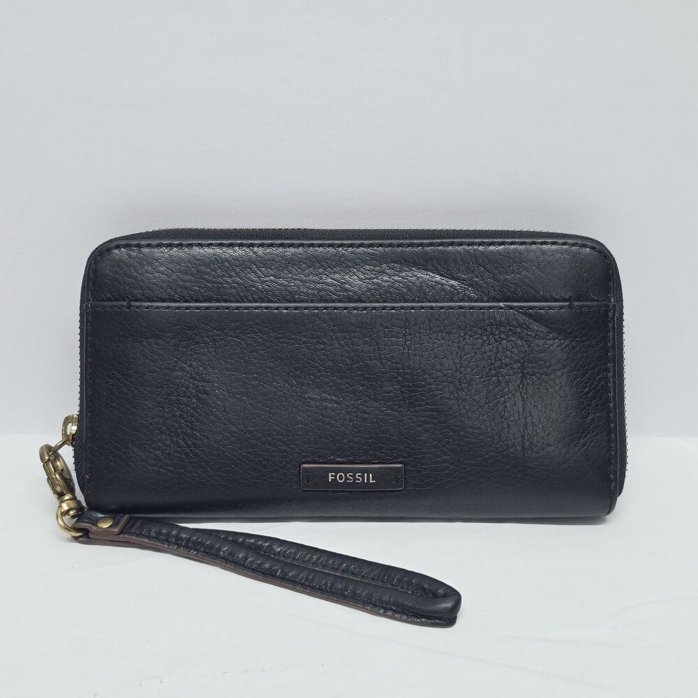Fossil Wristlet Wallet Black Leather Zip Around Business Casual Classic